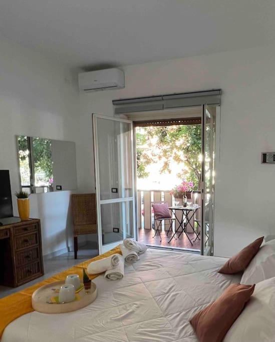 3 Fermate Dal Colosseo - Casa Vacanze Elena - 50 M Da Metro Garbatella Rom Exterior foto